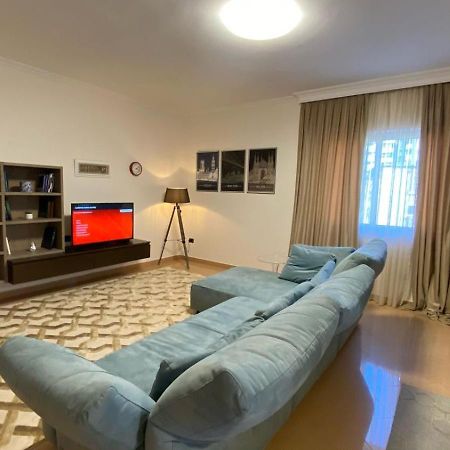 Villa Chaplin Тирана Екстер'єр фото